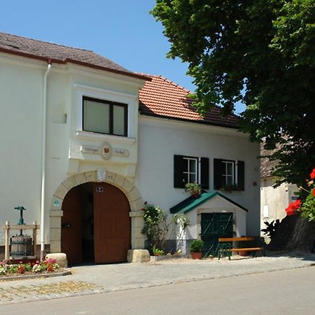 Winzerzimmer - Weingut Tinhof Kismarton Kültér fotó