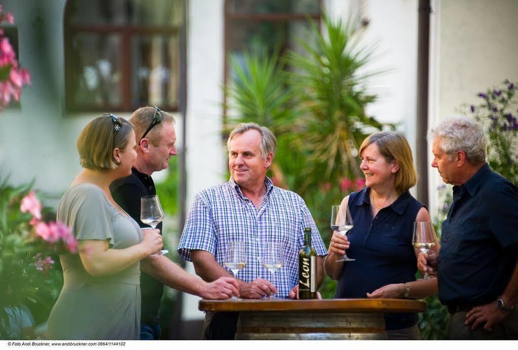 Winzerzimmer - Weingut Tinhof Kismarton Kültér fotó